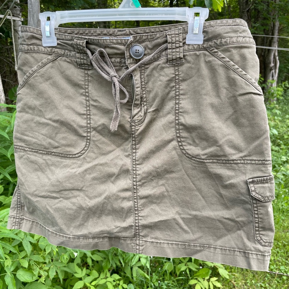 Izod women’s size 12 forest green vintage skort